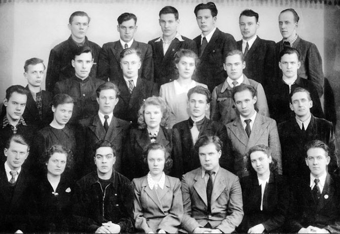 Редкие фотографии молодого Бориса Ельцина