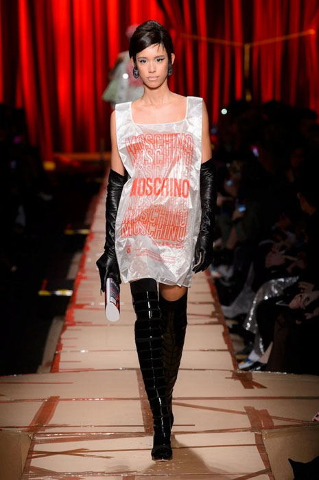 Новая коллекция Moschino под названием «Мусорный шик» Новая коллекция Moschino под названием «Мусорный шик»