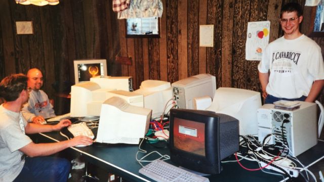 Интернет в конце 90-х Интернет в конце 90-х