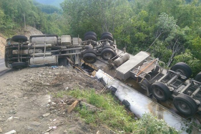 Пользователи сети решили спасти дальнобойщика, живущего в палатке на трассе под Иркутском Пользователи сети решили спасти дальнобойщика, живущего в палатке на трассе под Иркутском