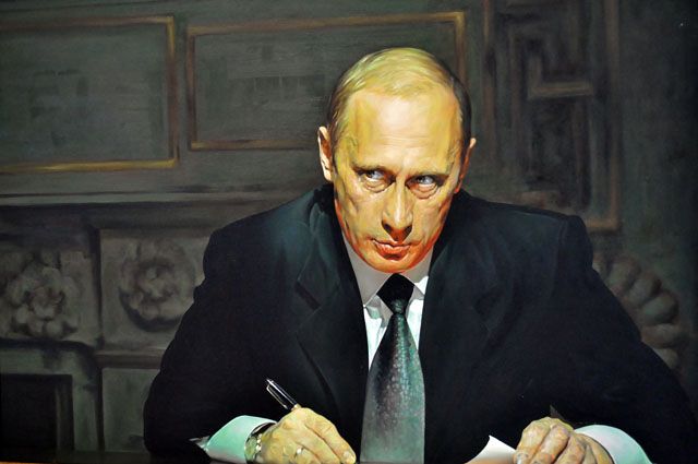Выставка про Ельцина и Путина Выставка про Ельцина и Путина