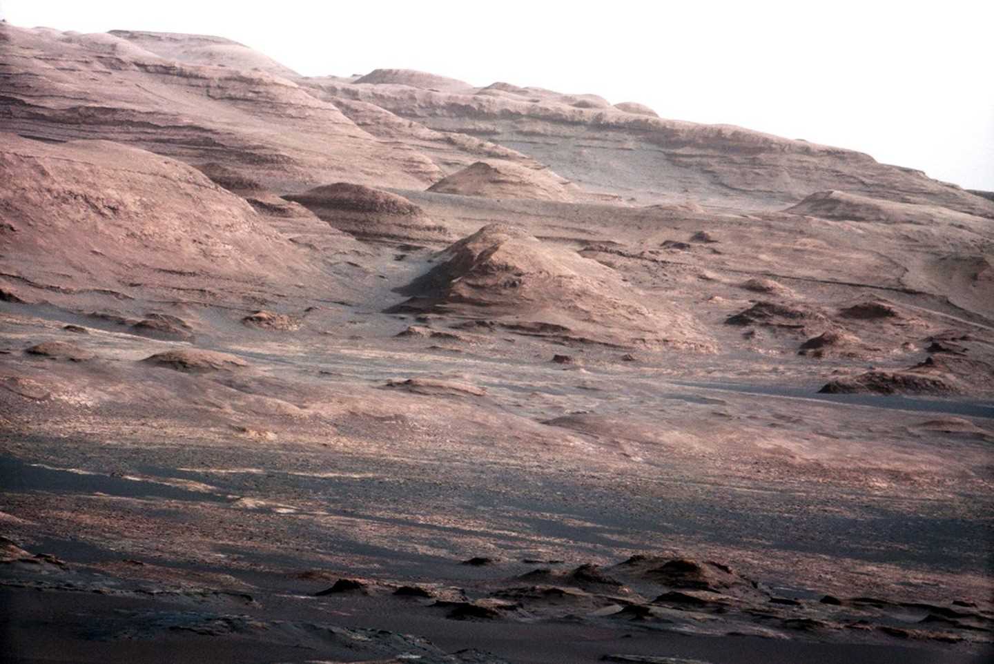 14 великолепных фотографий Марса, сделанных Curiosity за 3 года