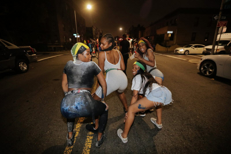 Ежегодный J'Ouvert Festival в Бруклине