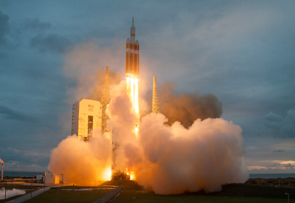 Старт космического корабля Орион Старт космического корабля Орион