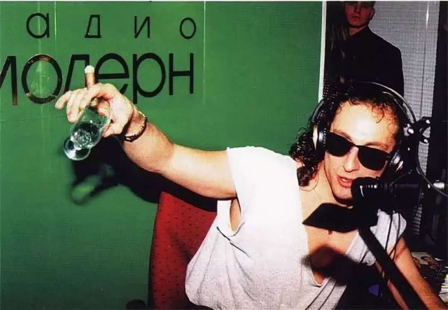 Архивные снимки знаменитых людей в 90-е годы Архивные снимки знаменитых людей в 90-е годы