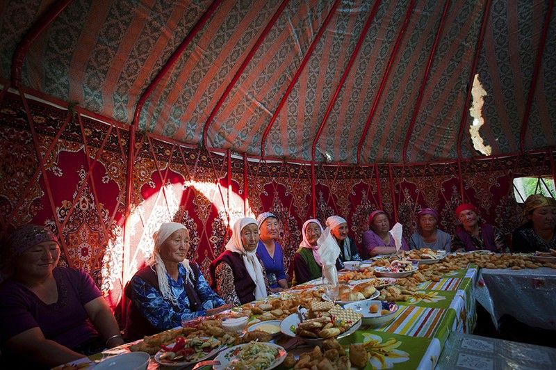 Краденые невесты Киргизии (30 фото) Краденые невесты Киргизии (30 фото)