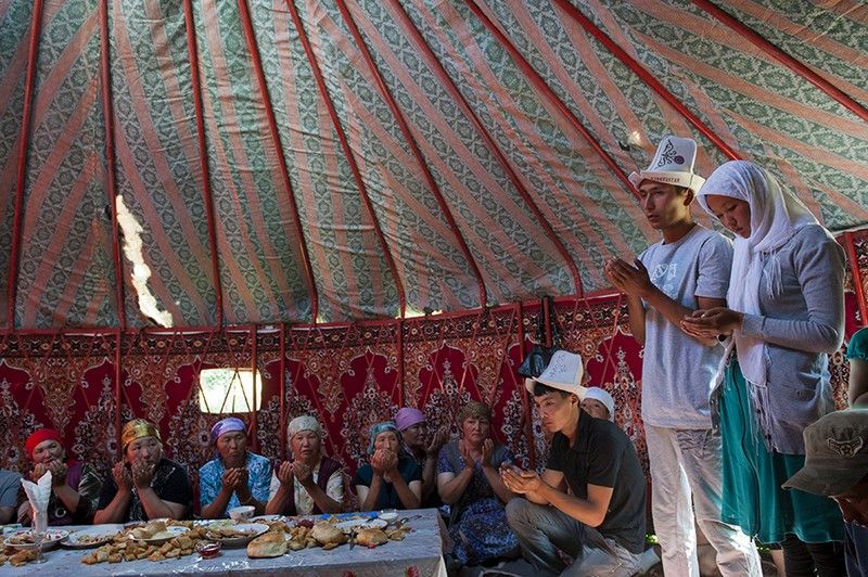 Краденые невесты Киргизии (30 фото) Краденые невесты Киргизии (30 фото)
