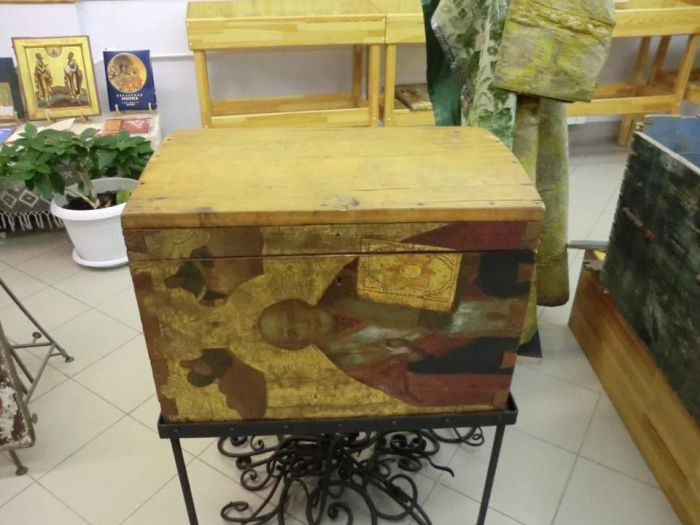 Ящики из икон в музее мэра Екатеринбурга Ящики из икон в музее мэра Екатеринбурга