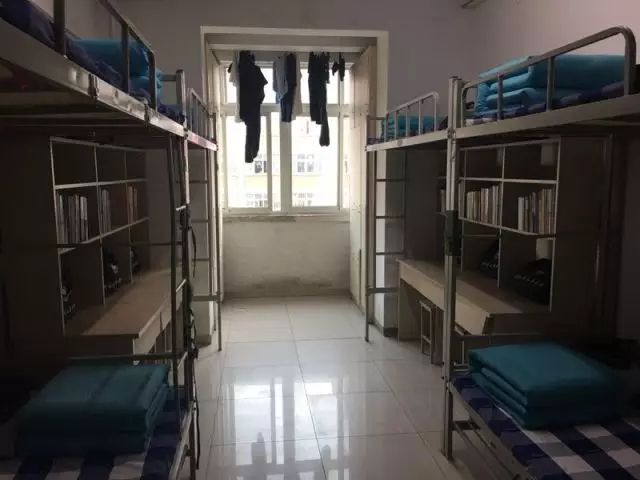 Идеальный порядок в мужской общаге университета безопасности