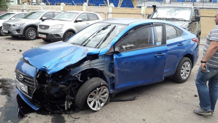 В Воронеже женщина протаранила пять автомобилей