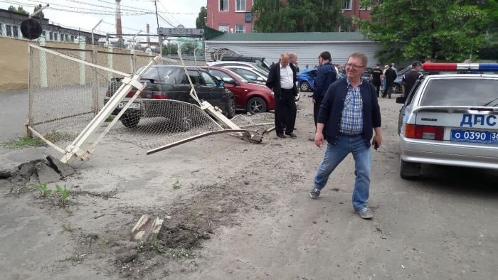 В Воронеже женщина протаранила пять автомобилей