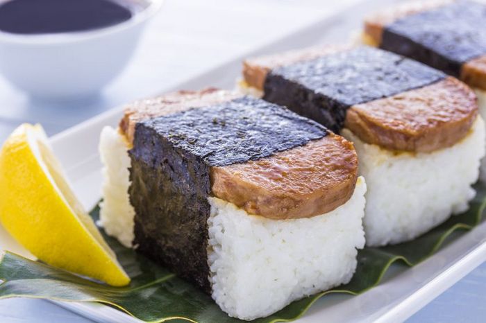 24 самых «вкусных» факта о суши, о которых не слышали даже почитатели японской кухни 24 самых «вкусных» факта о суши, о которых не слышали даже почитатели японской кухни