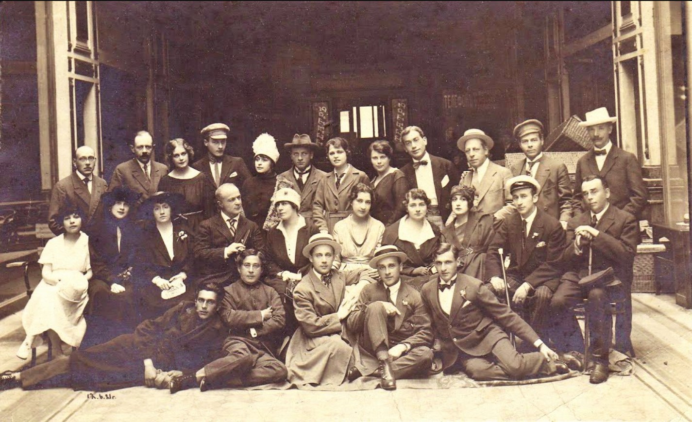 Исторические кадры Петрограда в 1921-1923 годах Исторические кадры Петрограда в 1921-1923 годах