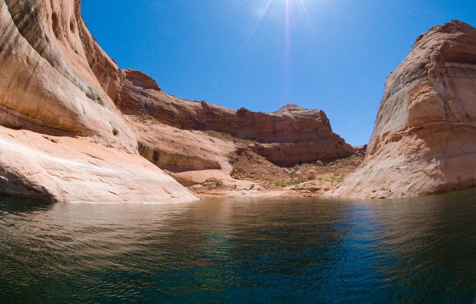 Водохранилище Пауэлл: сказочные пейзажи затопленных каньонов (9 фото) Водохранилище Пауэлл: сказочные пейзажи затопленных каньонов (9 фото)