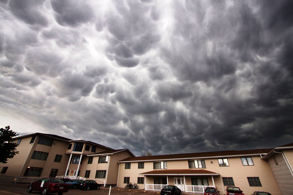 Поразительные облака Mammatus Поразительные облака Mammatus