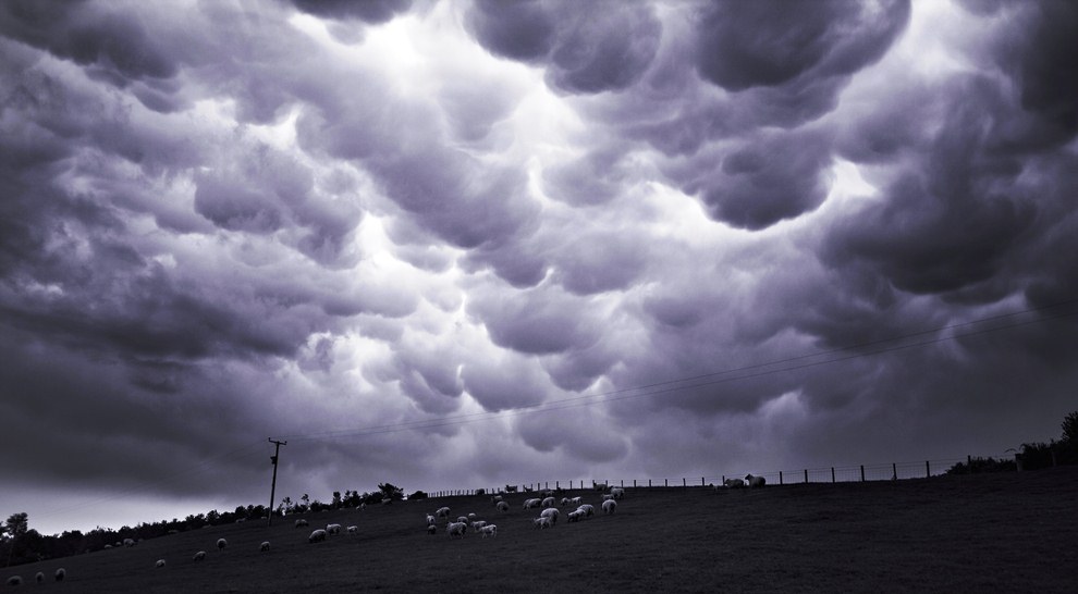 Поразительные облака Mammatus Поразительные облака Mammatus