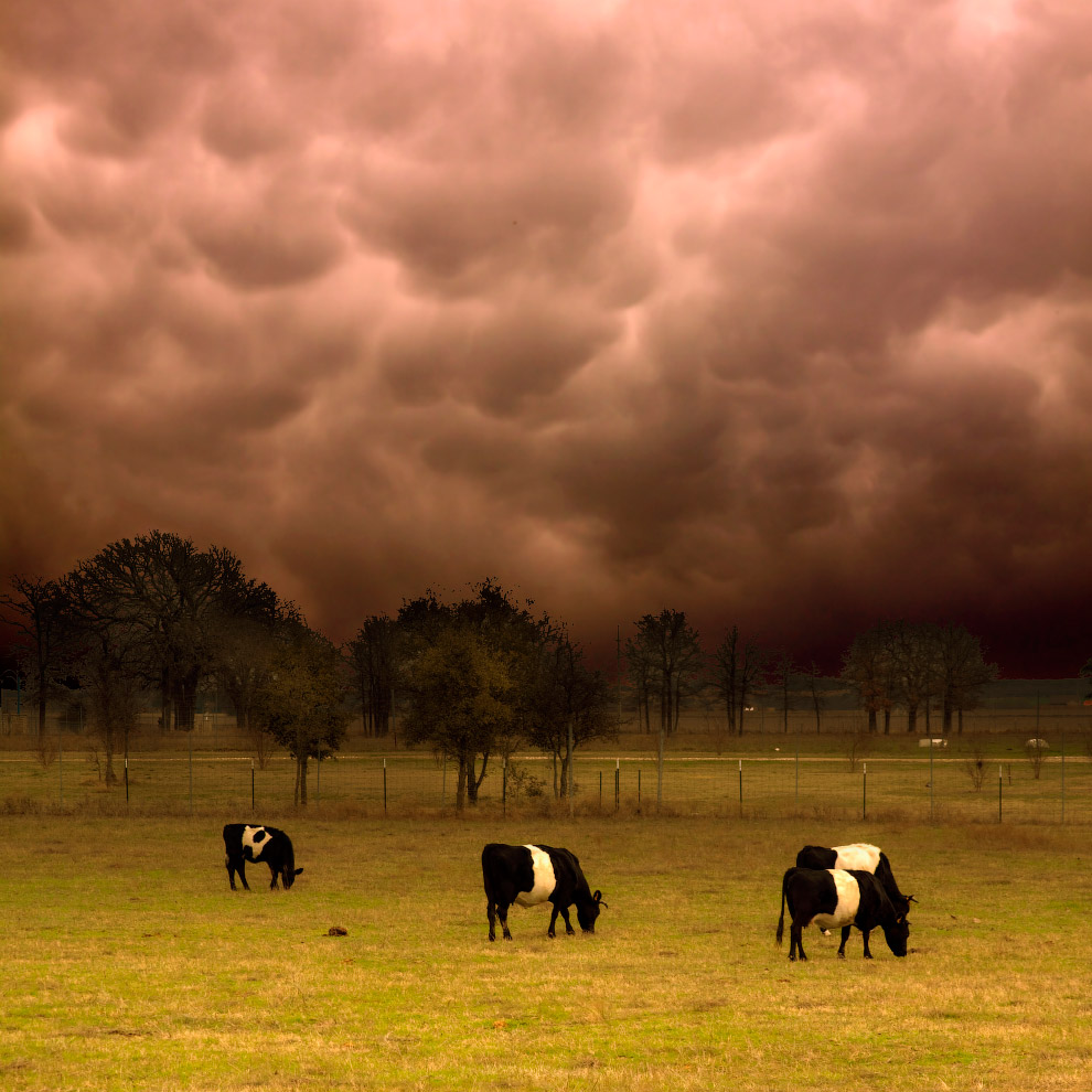 Поразительные облака Mammatus Поразительные облака Mammatus