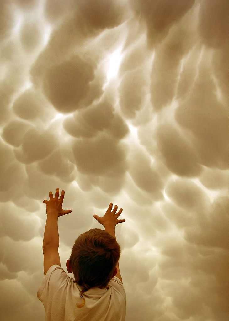 Поразительные облака Mammatus Поразительные облака Mammatus