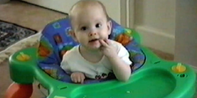 5-летний мальчик едва не погиб, запутавшись в жалюзи 5-летний мальчик едва не погиб, запутавшись в жалюзи