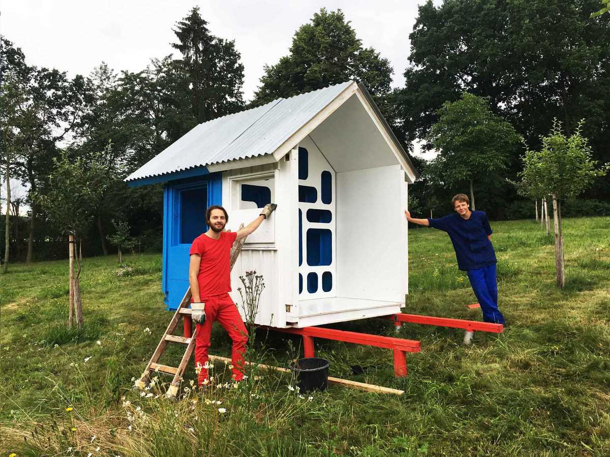 Чешский архитектор создал сборный домик всего за 1200 долларов Чешский архитектор создал сборный домик всего за 1200 долларов
