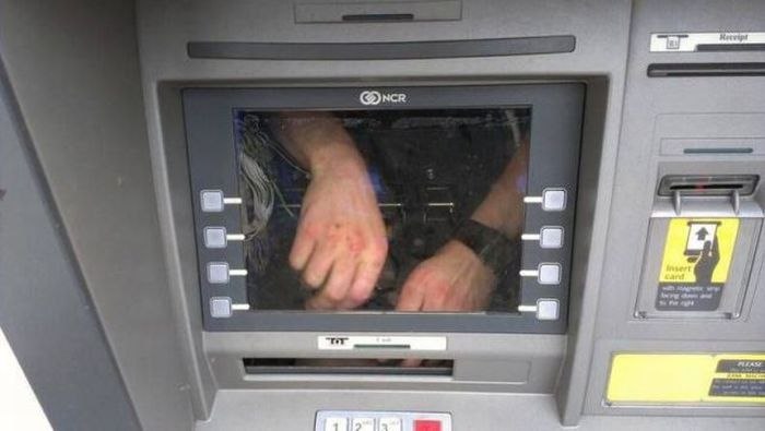 Банкомат изнутри Банкомат изнутри