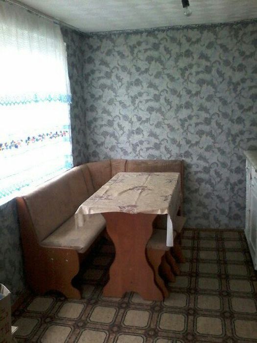 В Казахстане неизвестные меценаты купили дом многодетной семье погорельцев В Казахстане неизвестные меценаты купили дом многодетной семье погорельцев