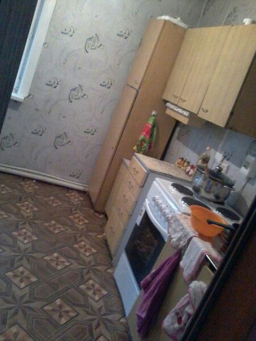 В Казахстане неизвестные меценаты купили дом многодетной семье погорельцев В Казахстане неизвестные меценаты купили дом многодетной семье погорельцев