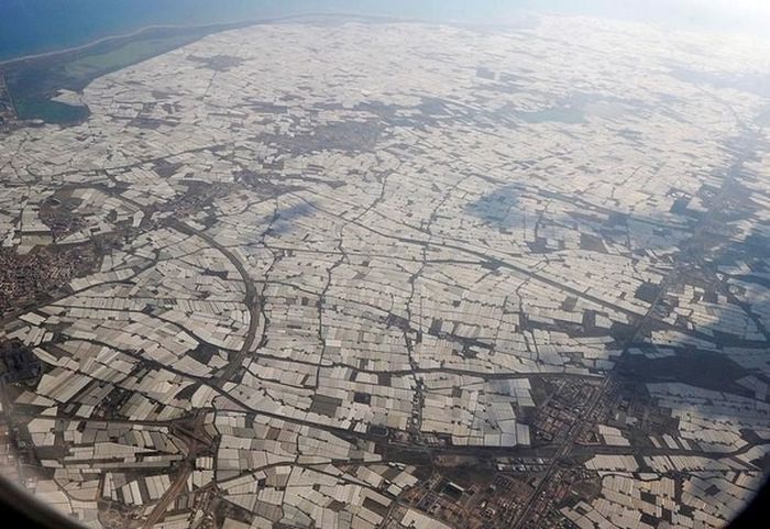 Город теплиц на испанском побережье Город теплиц на испанском побережье