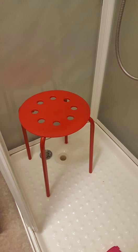Яички этого мужчины застряли в стуле из IKEA и он написал им об этом в смешном сообщении Яички этого мужчины застряли в стуле из IKEA и он написал им об этом в смешном сообщении