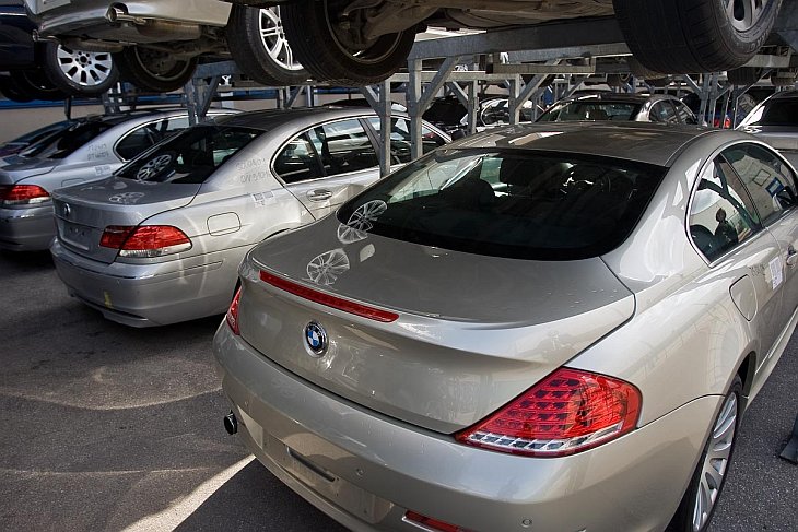 Утилизация автомобилей BMW (17 фото)