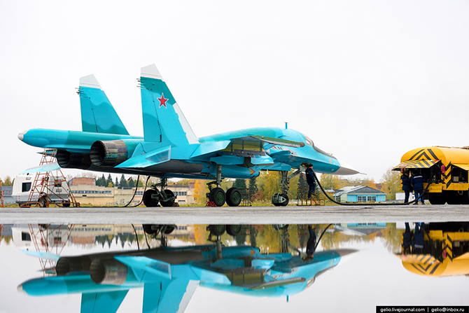 Производство фронтового бомбардировщика Су-34