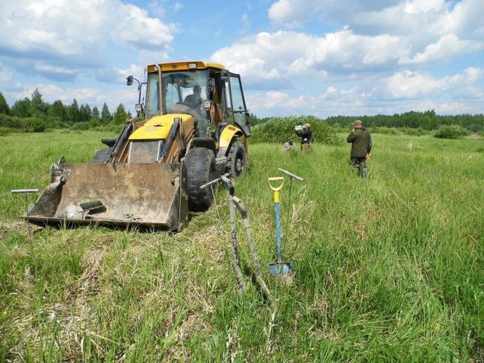 Раскопки немецкого блиндажа в Ленинградской области Раскопки немецкого блиндажа в Ленинградской области
