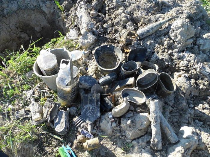 Раскопки немецкого блиндажа в Ленинградской области Раскопки немецкого блиндажа в Ленинградской области