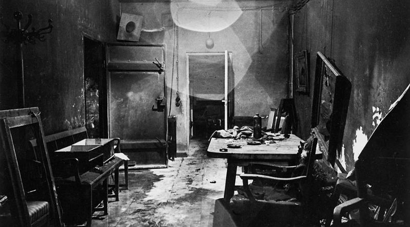 Бункера Гитлера в апреле 1945-го Бункера Гитлера в апреле 1945-го