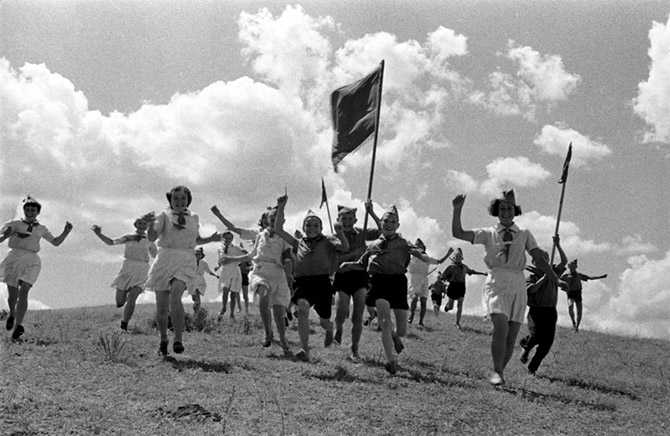 Советская эпоха в знаковых фотографиях Маркова-Гринберга Советская эпоха в знаковых фотографиях Маркова-Гринберга