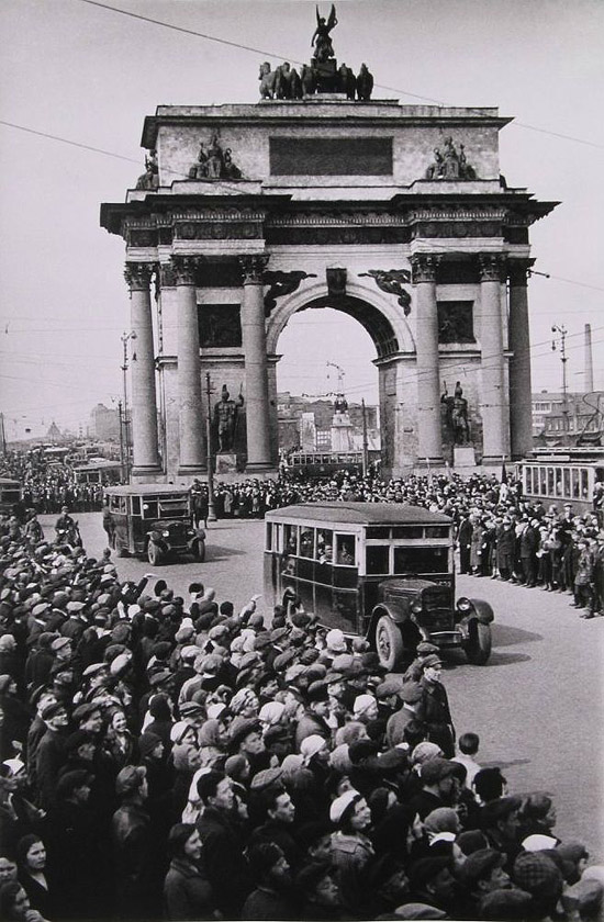 Советская эпоха в знаковых фотографиях Маркова-Гринберга Советская эпоха в знаковых фотографиях Маркова-Гринберга