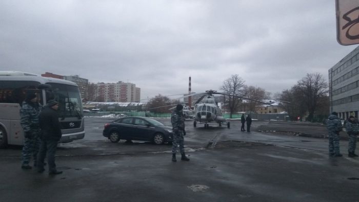 Вертолет Дмитрия Медведева у станции метро «Бауманская»