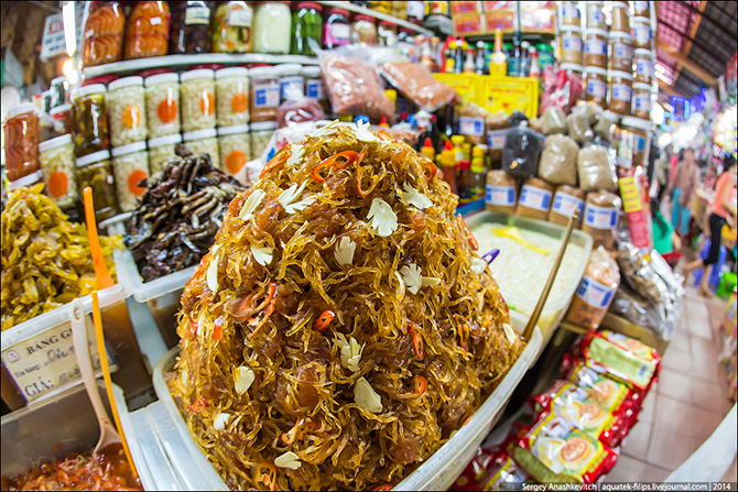 Прогулка по продуктовому рыноку Сайгона