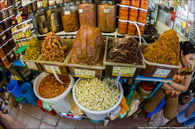 Прогулка по продуктовому рыноку Сайгона