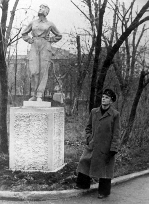 Жизнь Юрия Гагарина до полета в космос Жизнь Юрия Гагарина до полета в космос