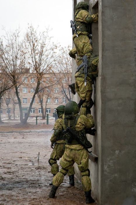 Знакомство с возрожденным нженерно-саперным штурмовым батальоном Знакомство с возрожденным нженерно-саперным штурмовым батальоном