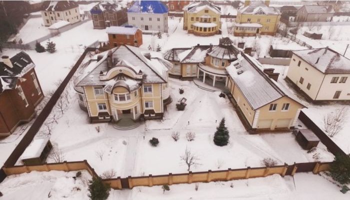 Роскошная жизнь задержанного генерала МВД Вячеслава Варчука Роскошная жизнь задержанного генерала МВД Вячеслава Варчука