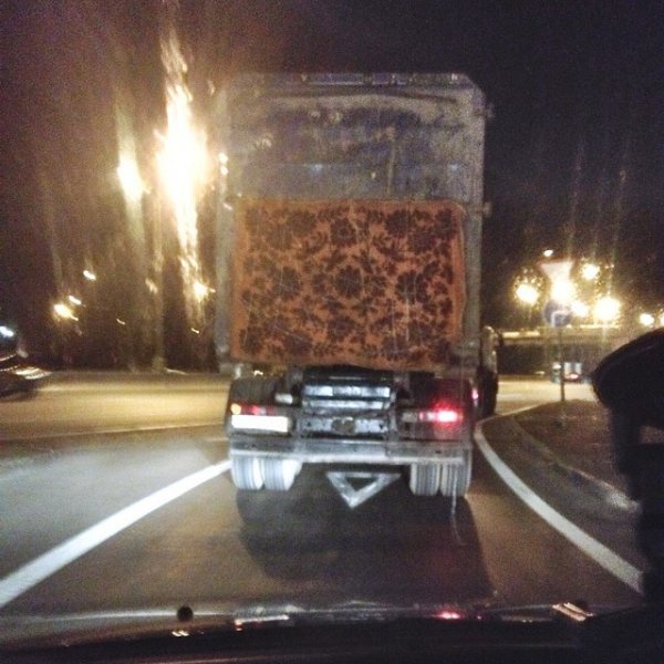 Да что ты знаешь о роскоши, если на твоей стене нет ковра? Да что ты знаешь о роскоши, если на твоей стене нет ковра?