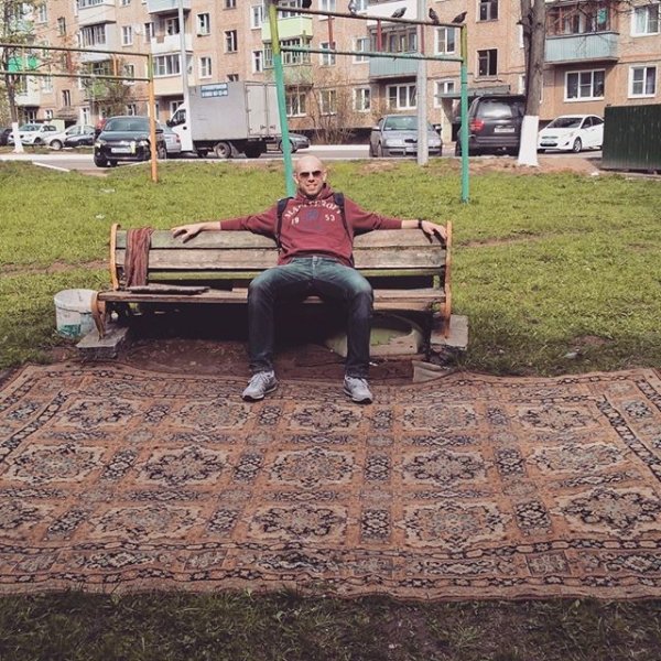 Да что ты знаешь о роскоши, если на твоей стене нет ковра? Да что ты знаешь о роскоши, если на твоей стене нет ковра?