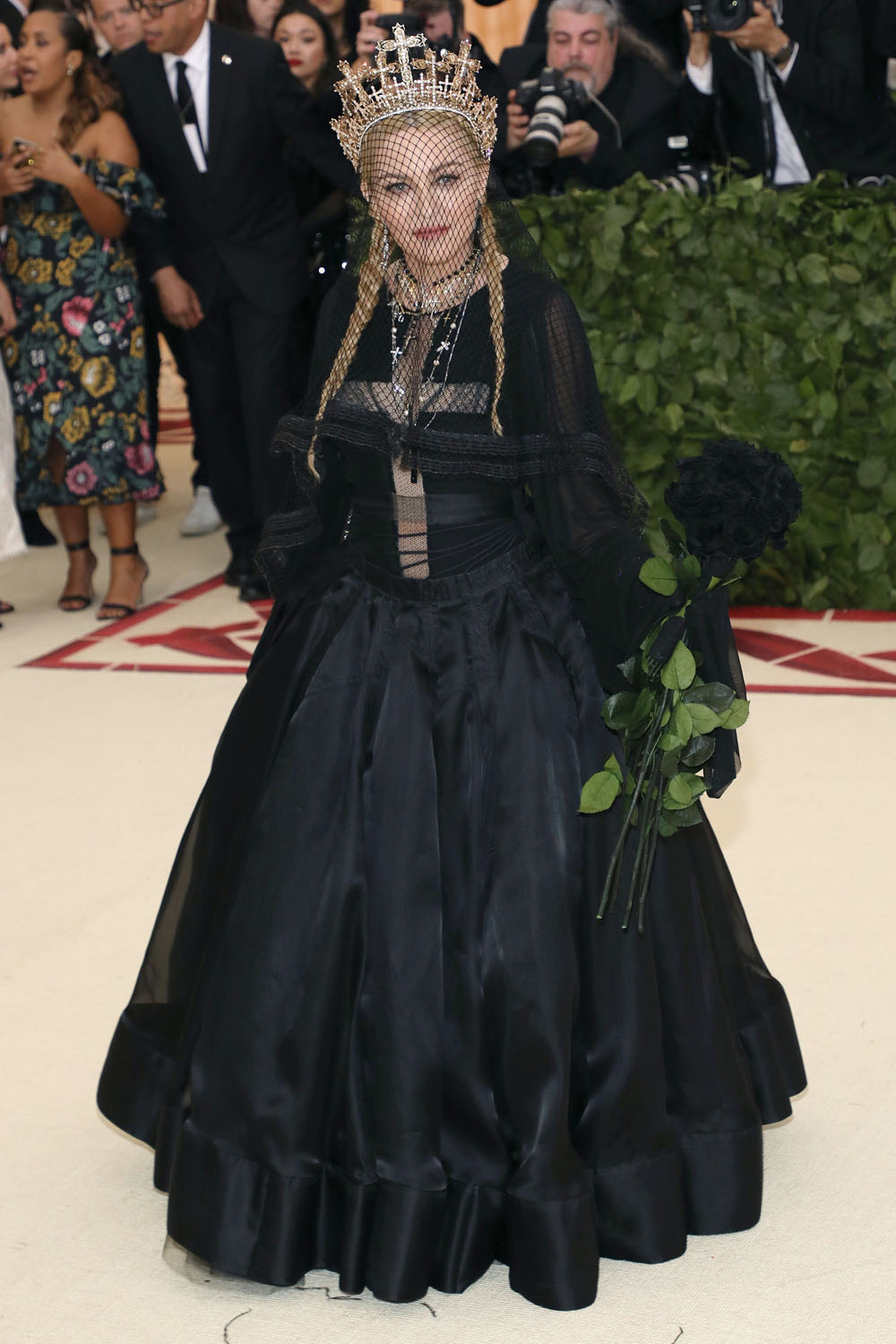 Самые яркие образы знаменитостей на церемонии Met Gala 2018 Самые яркие образы знаменитостей на церемонии Met Gala 2018