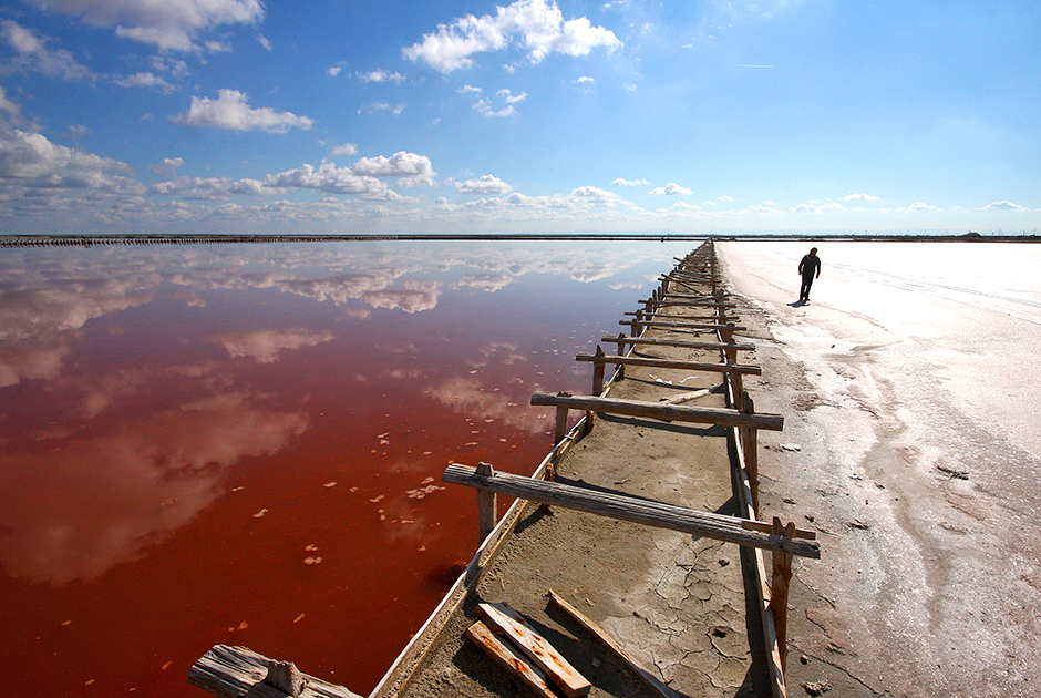 Водоемы необычных цветов Водоемы необычных цветов