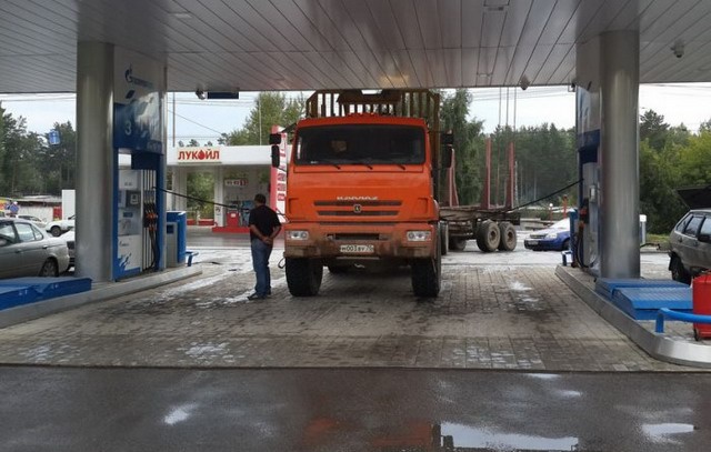 Странности, которые можно увидеть на заправках