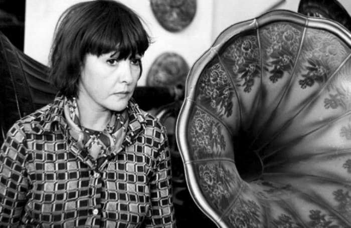 Белла Ахмадулина: 80 лет назад родилась легендарная поэтеса Белла Ахмадулина: 80 лет назад родилась легендарная поэтеса