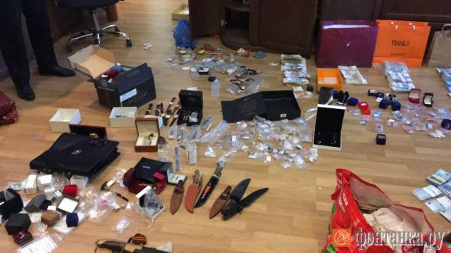 У главы Северо-Западного управления Ростехнадзора Григория Слабикова обнаружили боле 150 млн рублей У главы Северо-Западного управления Ростехнадзора Григория Слабикова обнаружили боле 150 млн рублей