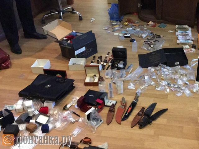 У главы Северо-Западного управления Ростехнадзора Григория Слабикова обнаружили боле 150 млн рублей У главы Северо-Западного управления Ростехнадзора Григория Слабикова обнаружили боле 150 млн рублей